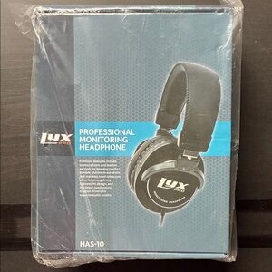 NWT Lyx Pro Professional Monitoring Headphones